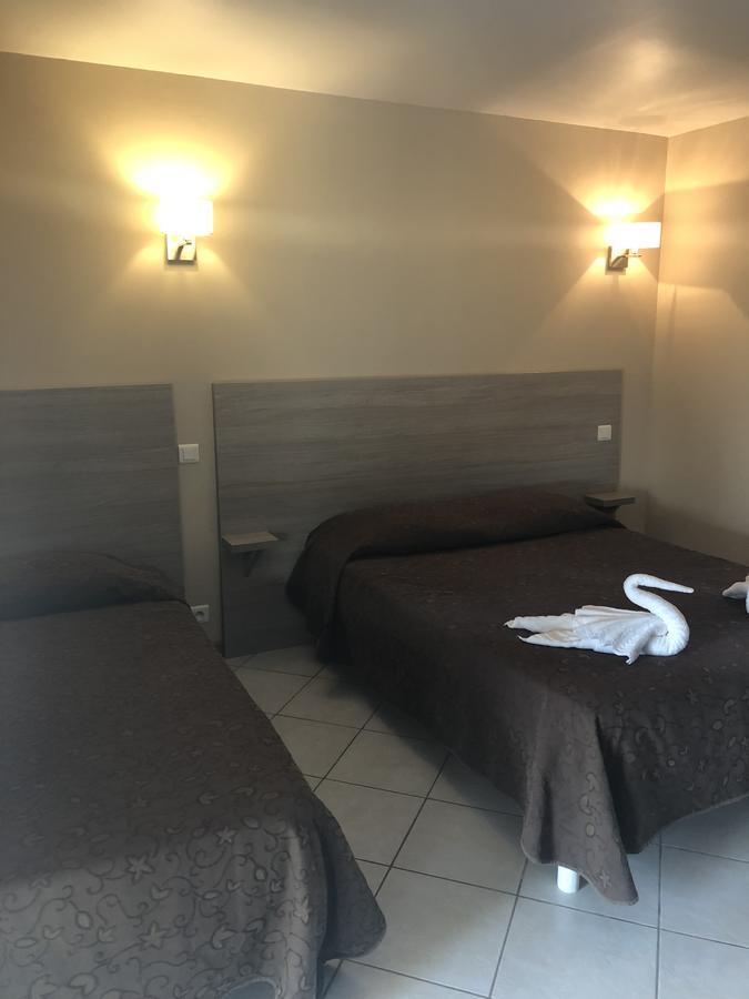 Clair De Lune Hotel